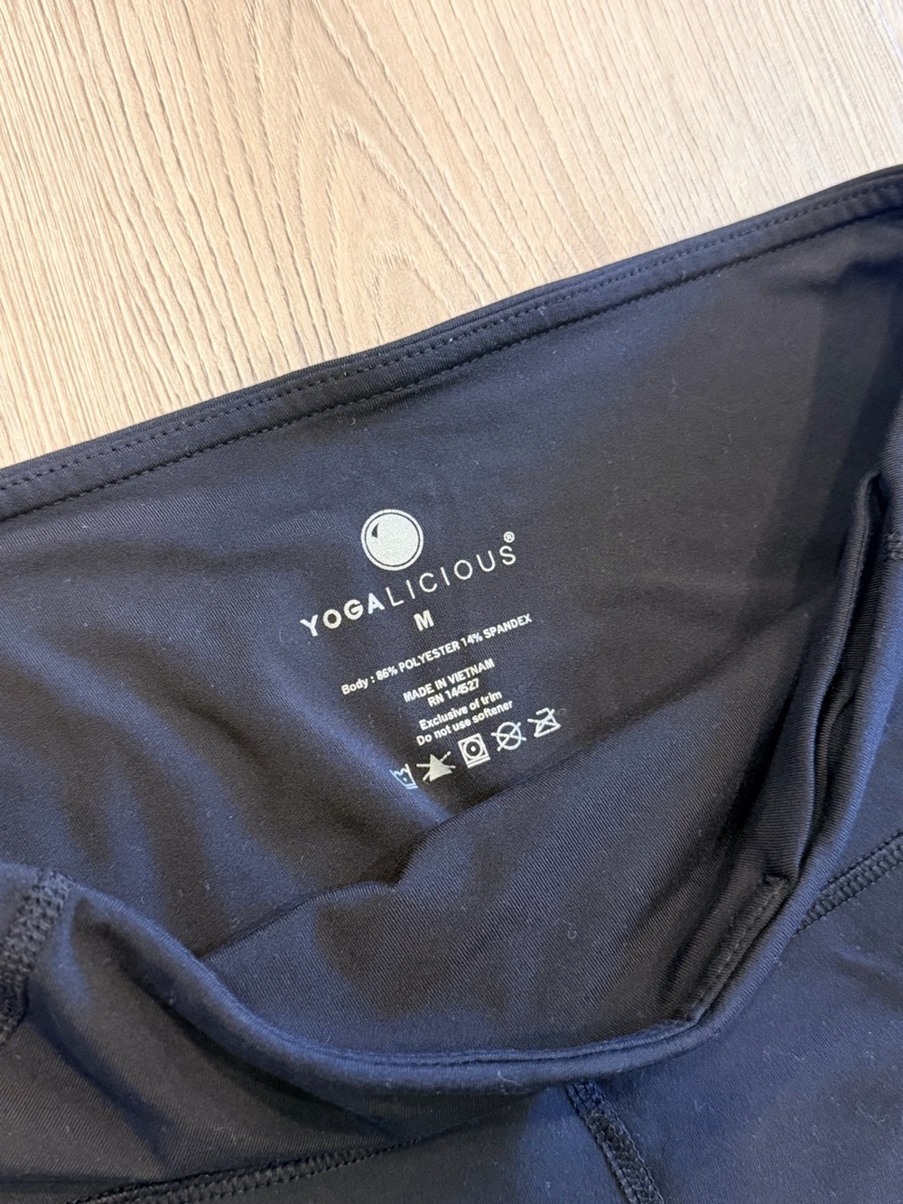 Yogalicious Performance Leggings - Black (M) - Picture 4 of 5